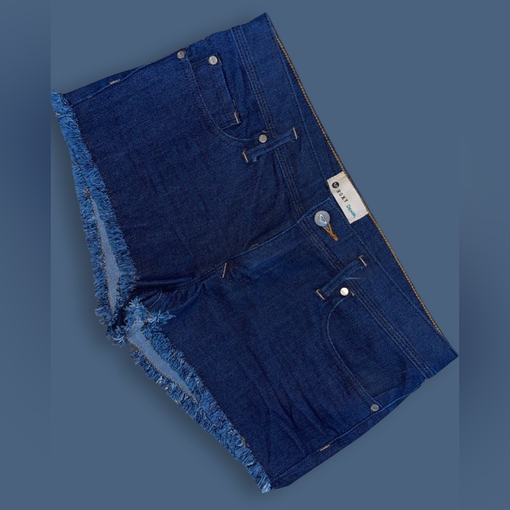 Roxy denim shorts - size 7/28 🌟 🩳